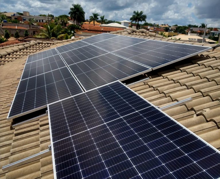 Atualmente, você pode instalar Energia Solar sem necessidade de tirar um real do bolso! Saiba mais.